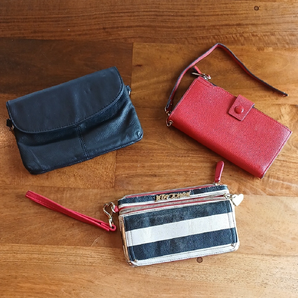 Betsey Johnson Black/White, Cal-Wyn Black, & Red Non-Branded Clutch Wristlet